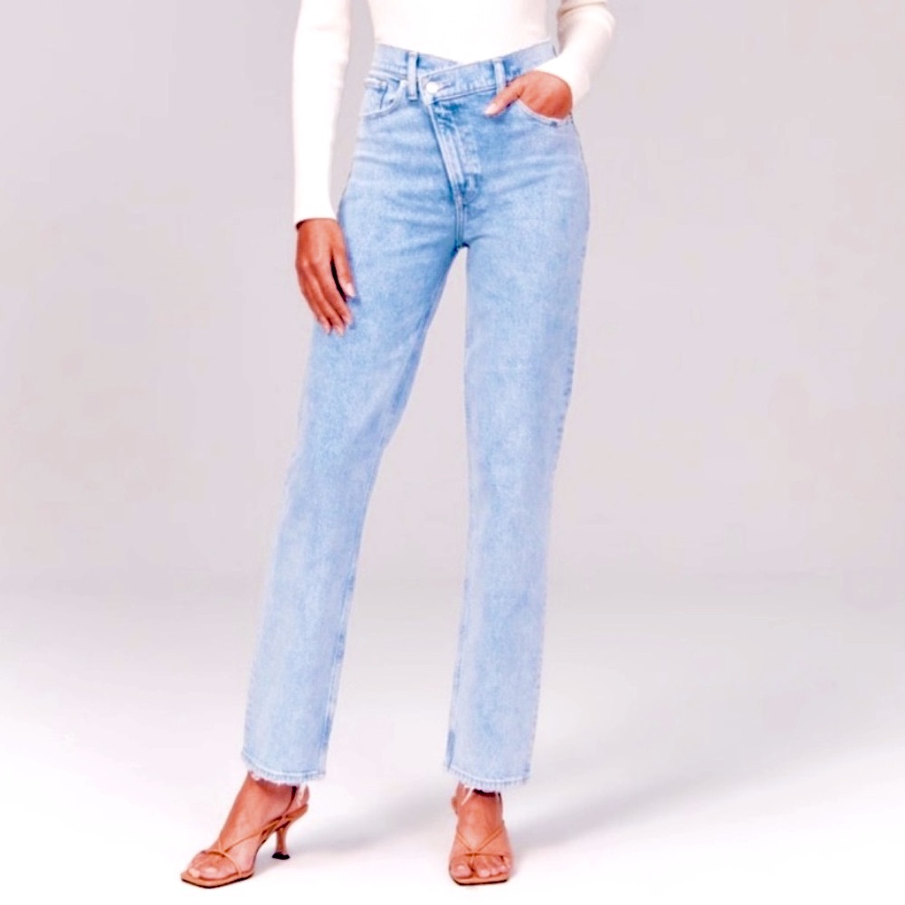 Abercrombie & Fitch ultra high rise 90’s straight jeans